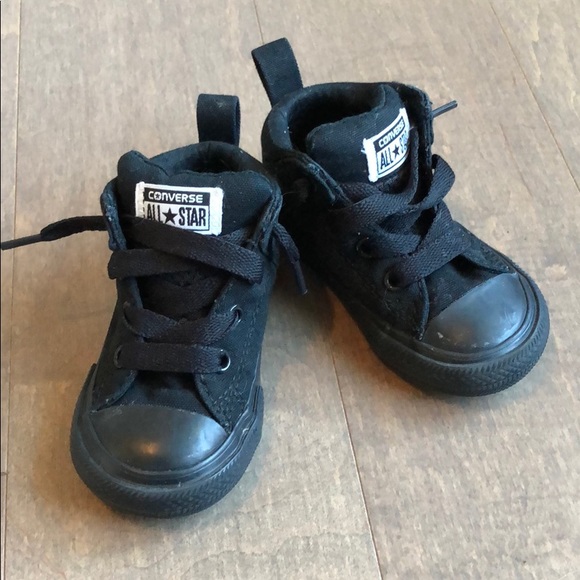 Converse Other - ⚫️kids shoe black high top converse chuck taylor⚫️